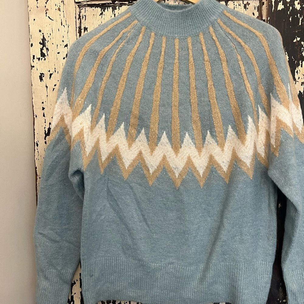 Dreamers by Debut women’s ski sweater. Size XS.‎